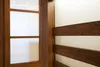 Декоративные рейки из массива дуба на лайтбоксе фасада стойки ресепшн РИ-176.