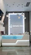 Фронтальный ракурс стойки РИ-207 с подсвеченным стеклом и камнем KERROCK